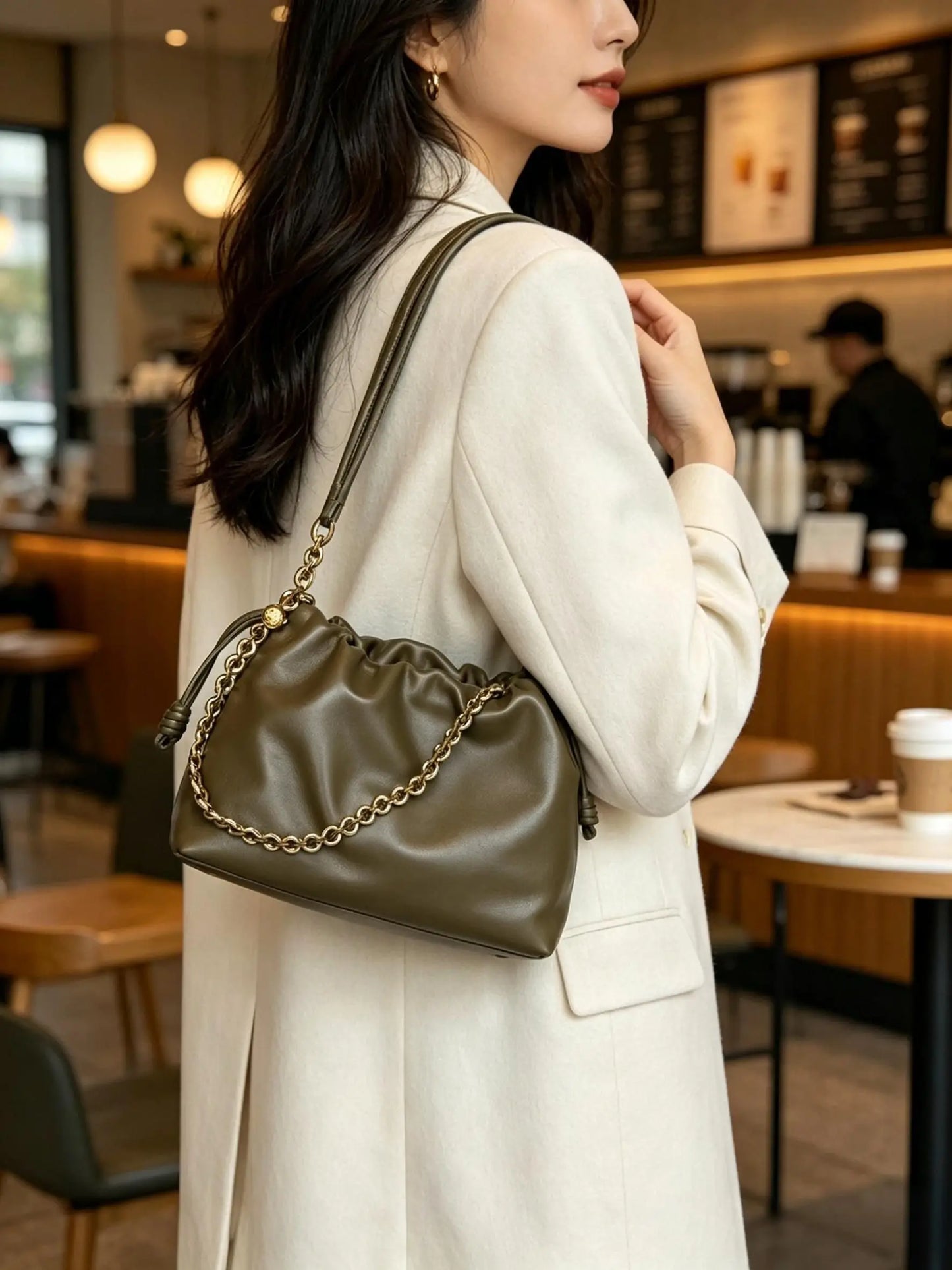 Designer stylish high-end textured leather cloud bag, luxurious ladies' high-quality shoulder and crossbody bag