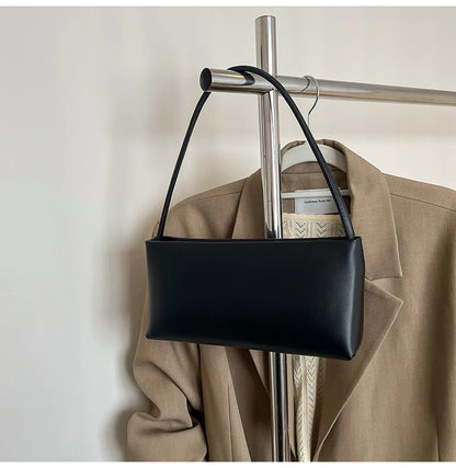 Elegant and stylish leather tote bag designed for moms who want both fashion and practicality in everyday use.
