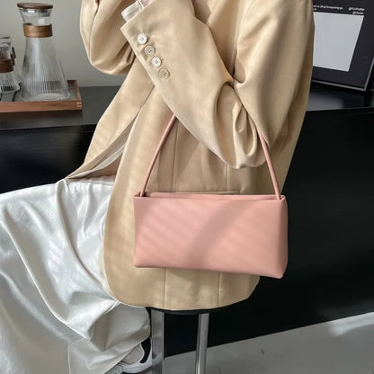 Elegant and stylish leather tote bag designed for moms who want both fashion and practicality in everyday use.