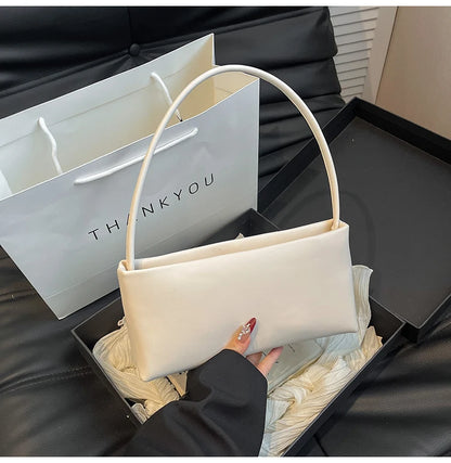 Elegant and stylish leather tote bag designed for moms who want both fashion and practicality in everyday use.